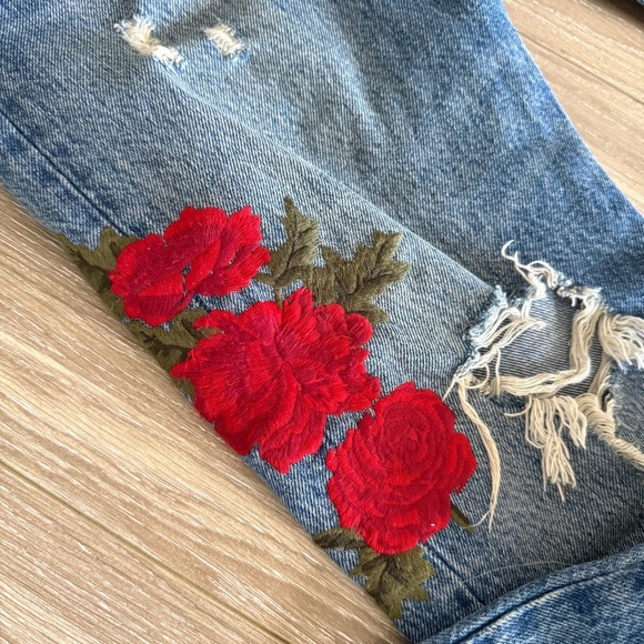 Levi's 501 T Rose Embroidered Distressed Cropped Taper Denim jeans - Picture 7 of 10